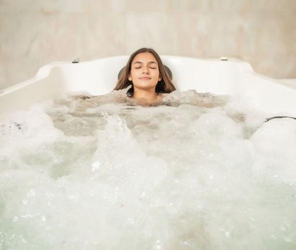 VH Hotels & Resorts VH Hotels & Resorts