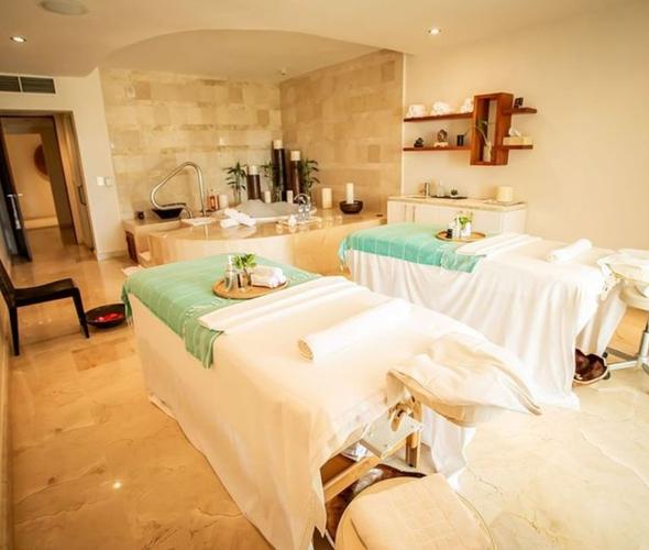 VH Hotels & Resorts VH Hotels & Resorts